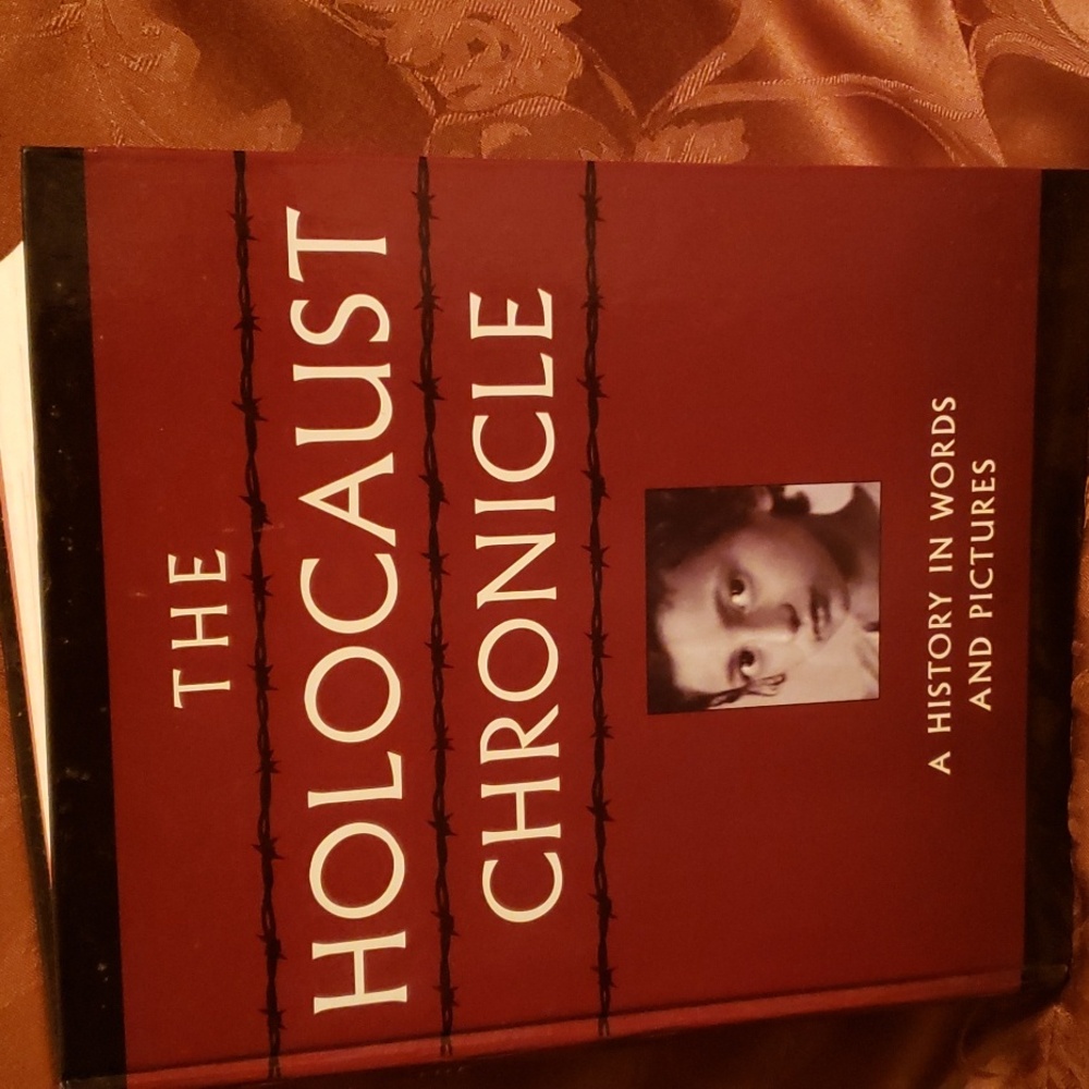 THE HOLOCAUST CHRONICLE, A History In Words and Pictures Over 750 Pages & Pics.